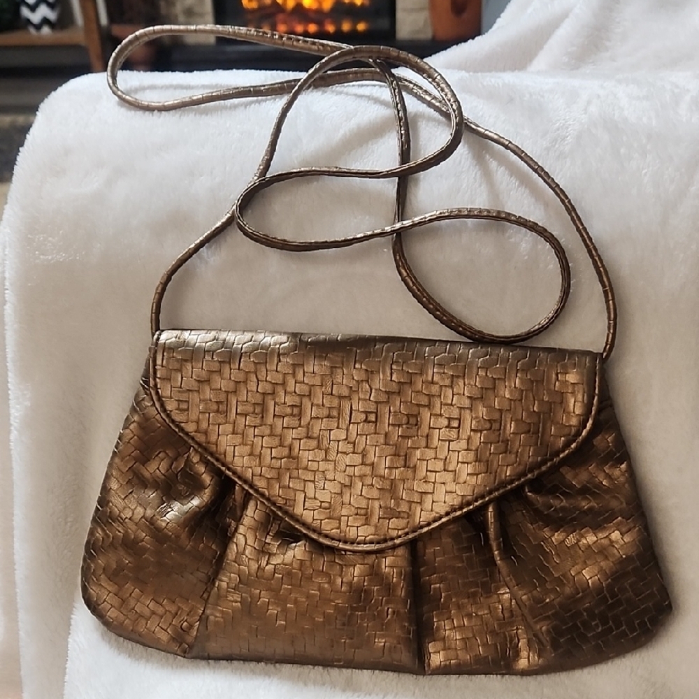 Elegant Gold Woven Handbag